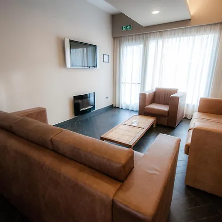Paradiso 4*